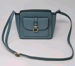 Umhängetasche blau vegan Kunstleder Cross Hatch Pattentasche Handtasche Reißverschluss  - Bild 1 von 23