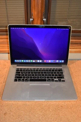 Apple Macbook Pro 15" 2015 Quad Core i7 2.2GHz 16GB RAM 128GB SSD MacOS Monterey Foto 1 de 4