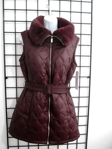 "NEU" CALVIN KLEIN/ORG 129 $ 🌸 SMALL == BURGUNDERFARBENE GEFÜTTERTE WESTE MIT KUNSTFELL/DURCHGEHENDEM REISSVERSCHLUSS - Bild 1 von 10