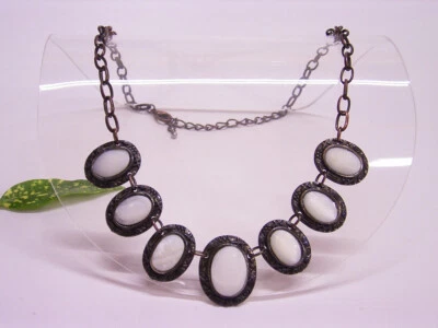 PERLMUTTKETTE / HALSKETTE: PERLMUTT in DUNKLER METALL UMRAHMUNG: 43 cm + 8 cm - Bild 1 von 4