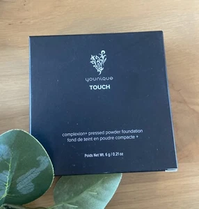 NEW Younique Complexion + Pressed Powder Foundation CHARMEUSE - Picture 1 of 3