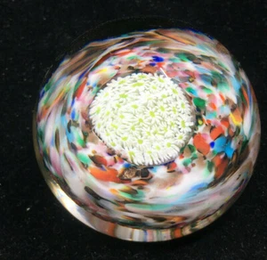 Antique Paperweight Glass Multicolor Base Daisies Daisy Millefiori HELP ? Green - Picture 1 of 10