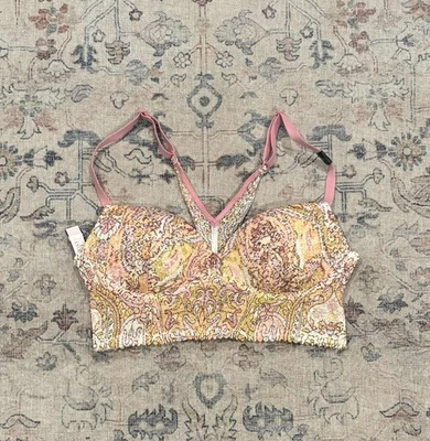 Bralette acolchado floral Victoria Secret talla 32A nuevo con etiquetas Foto 1 de 4