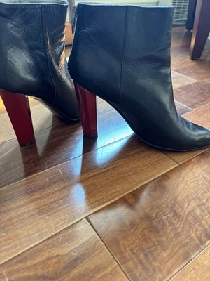 Diane von Furstenberg ботильоны из черной кожи / красный каблук размер 7 - Изображение 1 из 4