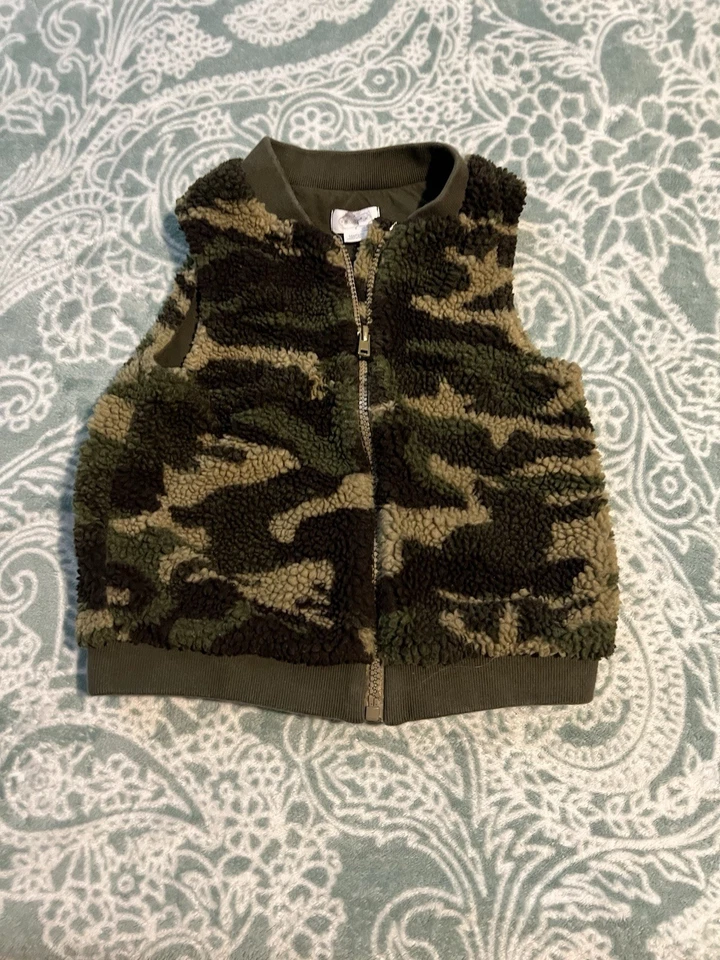 Chaleco difuso camuflaje Mudpie para niños 2-3T con cremallera Foto 1 de 1