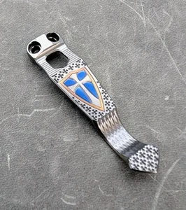 Fiamma Acciaio x Ti2 Design Torcia Clip - Croce Crociata 2 Fori - Titanio - Foto 1 di 10
