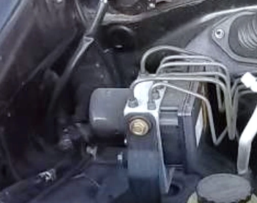 Toyota Sequoia 2003 2004 conjunto de bomba ABS freno antibloqueo 4x2 con control de deslizamiento Foto 1 de 1