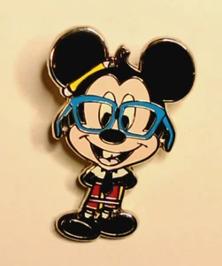 MICKEY MOUSE NERDS ROCK! Authentic Trading Pin ~ 80478 @2010 - Picture 1 of 4