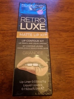 Makeup Revolution retro Luxe LIP KIT MATTE and METALLIC LIQUID LIPSTICK LIP KIT  - Image 1 of 2