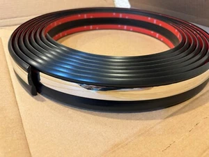 Moldura de fábrica de 2" x 26' negra y cromada para camiones Ford 1992-1996 - Imagen 1 de 2
