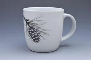 Cabela's Geschirr weiß schwarz Tannenzapfen Kaffeebecher Tasse (n) - Bild 1 von 3