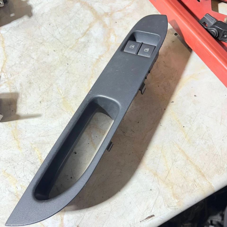 SEAT IBIZA ELECTRIC WINDOW SWITCH  DRIVER SIDE FRONT RIGHT  2002-2008 — 第 1/4 张图片