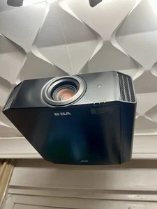 JVC DLA-X55RBE Projector with 3-D glasses +106inch Electric Screen - Picture 1 of 6