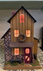 Casa de madera iluminada artesanal tema de otoño - Imagen 1 de 6