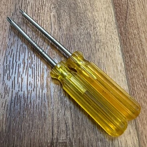 Lot of 2 Vintage HITCO #1 USA Crosshead Phillips Head Screwdriver Yellow Handle - Picture 1 of 8