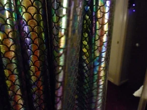 REFLECTIVE SNAKESKIN FABRIC SALES Flashy Colored Silver Square Stretchy Fabrics - Picture 1 of 7