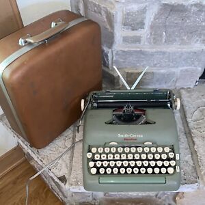 Working Smith Corona 5TE Jadite-Green Electric Portable Typewriter + Case Manual