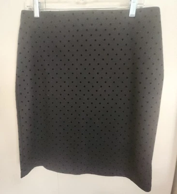 Saia preta elástica Old Navy altura do joelho com bolinhas aveludadas 3" cintura elástica - Imagem 1 de 4