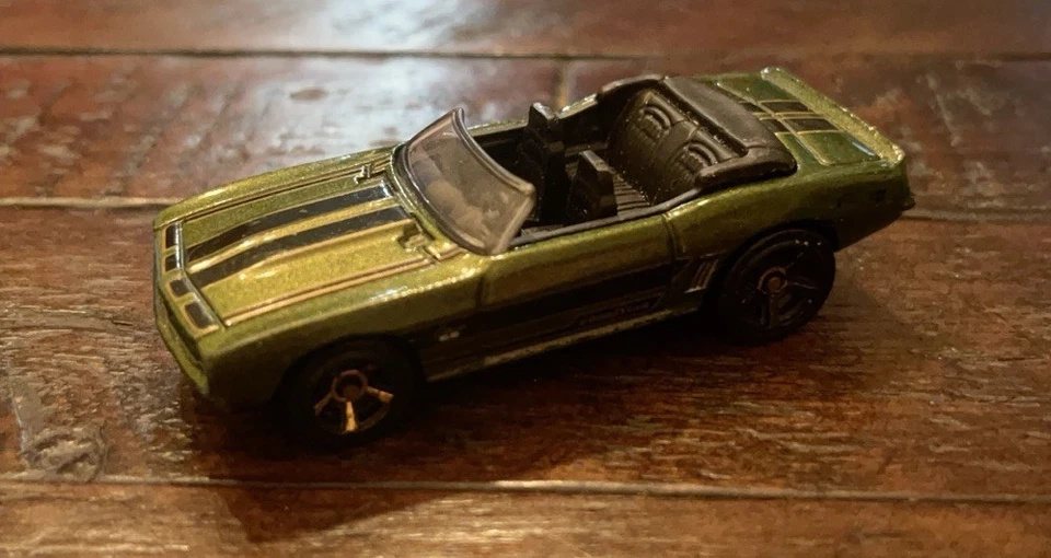 Chevy Camaro SS 1969 69 Hot Rod Resto Mod Muscle escala 1/64 C Foto 1 de 3