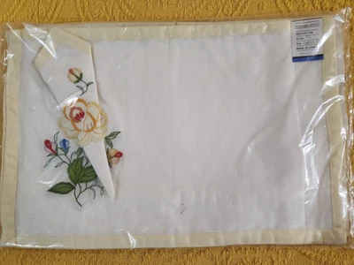 Vintage Napkins And Placemat Floral Ivy  Embroidered Applique 8 Piece 4 Each NOS - Image 1 of 4