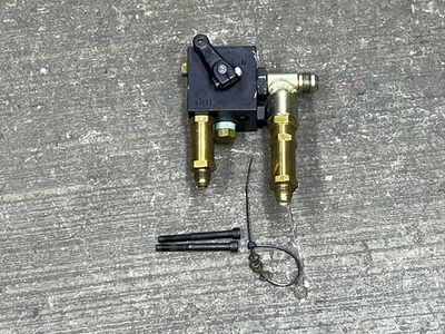 Válvula de barril Enderle, cuadrada, metanol, con alta velocidad, comprobación de ralentí, pernos, cuñas Foto 1 de 4