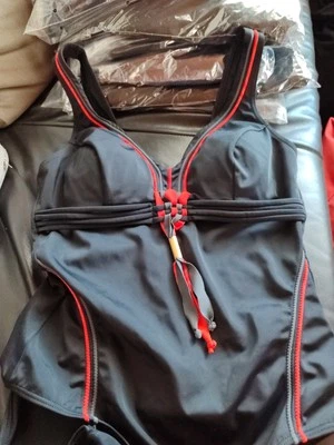 Desire 42B Einteiler Badeanzug Schwarz Rot - Bild 1 von 4