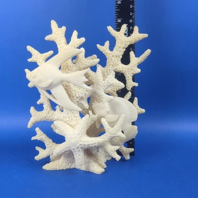 Estatua de resina de pez en coral tema náutico océano Foto 1 de 4