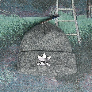 Adidas Orignials Trefoil Logo Beanie NWT - Picture 1 of 2