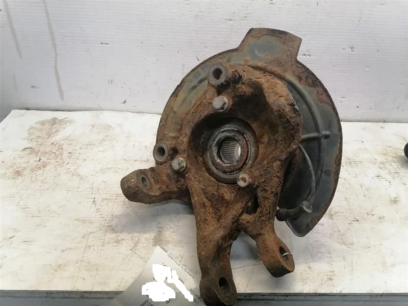 2007-2018 Jeep Wrangler Passenger Right Front Spindle Knuckle OEM - Image 1 of 4