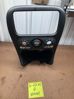 2001-2004 Oldsmobile Alero Radio Climate Controls Bezel 22622271 Black OEM - Image 1 of 4