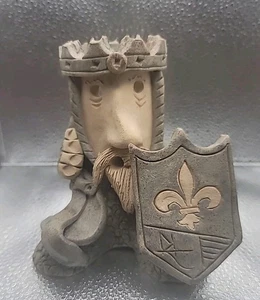 Handbemalte 5" König/Ritter mit Schild Keramik Skulptur  - Bild 1 von 14