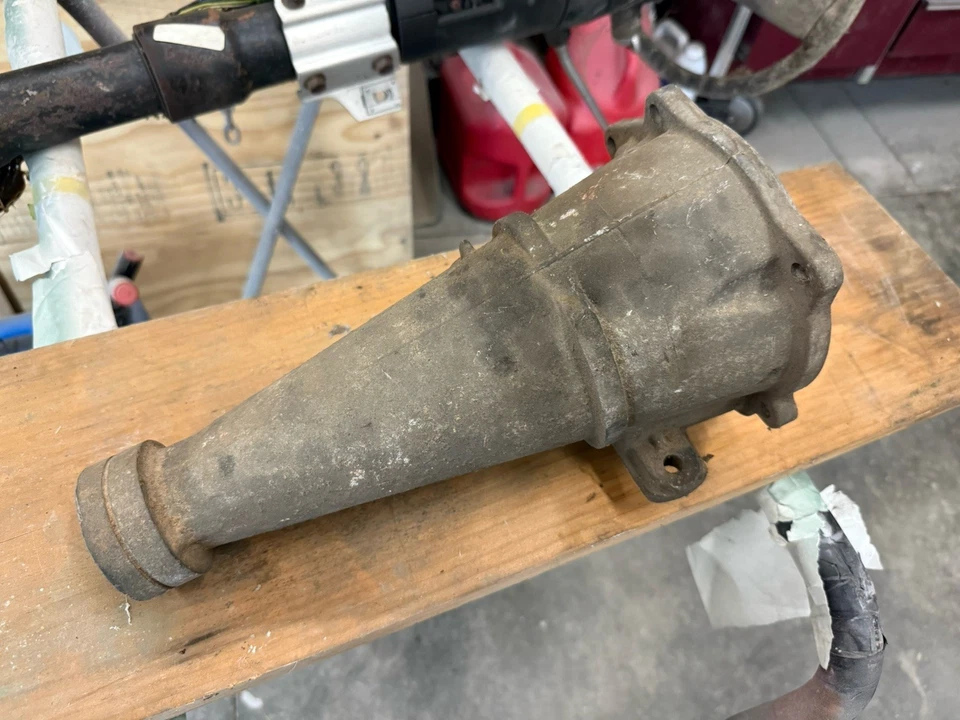 Ford Galaxie Mercury C4 289 1964 1965 transmisión automática eje trasero carcasa Foto 1 de 4