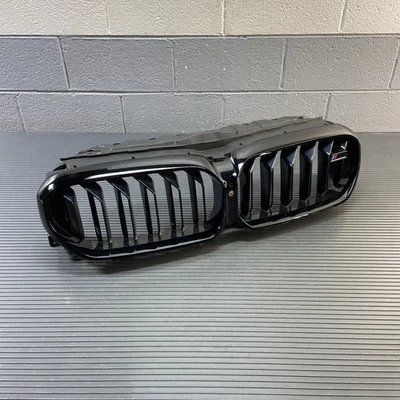 2021-2023 BMW Series M5 F90 Front Bumper Grille Assembly Black OEM *NOTE* - Image 1 of 4