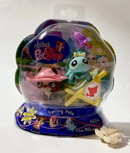 Littlest Pet Shop Globes: Spring Pets #866 Spider & #867 German Shepherd Dog - Picture 1 of 5