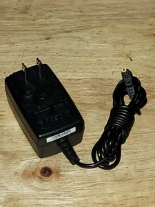 Adaptador de alimentación de CA/CC Creston 24V 0,75A WR9Q1750ER2NCKVG2587 - Imagen 1 de 2