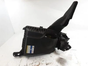 Hyundai Genesis 2009-2012 4.6L Air Intake Box Cleaner - Picture 1 of 2