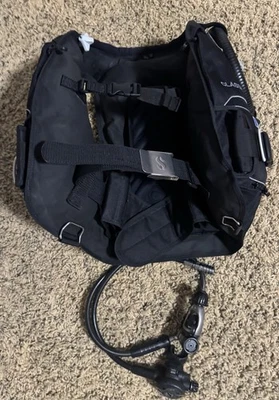 SCUBAPRO S600+MK25 TITANIUM REGULATOR  (used) CLASSIC PLUS BC SZ M (used) - Image 1 of 4