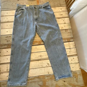 Wrangler Rugged Wear Classic Jeans Men’s Size 40X30 Blue Denim NWT - Picture 1 of 11