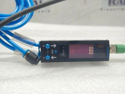 FESTO SDE3-D10D-B-HQ4-2P-M8 PRESSURE SENSOR 540209 24VDC 0..+10BAR | TESTED OK - Image 1 of 4