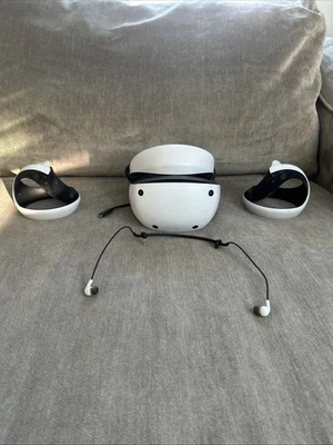 ‼️‼️HALF THE PRICE‼️‼️ PSVR 2, Well Conditions, Slightly Used, No Wristbands - Image 1 of 4
