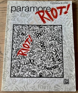 PARAMORE RIOT! SHEET MUSIC BOOK GUITAR TAB EDITION (2008) ROCK - Picture 1 of 7
