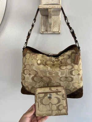 Bolso de hombro Coach Chelsea Signature Optic Hobo con cartera a juego Foto 1 de 4