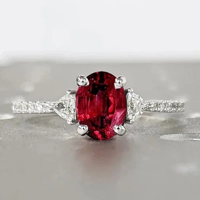 Кольцо с натуральным рубином и бриллиантом овальной огранки 3,70 карата 950 карат с платиновым покрытием - Изображение 1 из 4