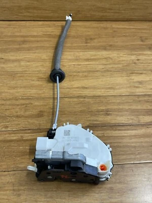 Actuador de cierre de cerradura de puerta delantera para conductor izquierdo Audi Q5 FY 2018-2024 *NOTA* Foto 1 de 4