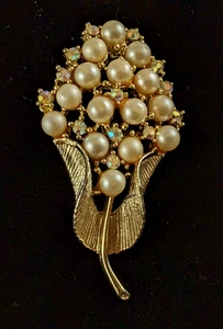 Stunning Faux Pearl Cluster Gold Tone Aurora Rhinestone Brooch - Picture 1 of 12
