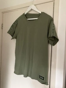 Guess Size Large Los Angeles California Green Tshirt - Picture 1 of 10