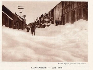 SAINT PIERRE ET MIQUELON UNE RUE DE ST PIERRE IMAGE 1939 A STREET OLD PRINT - Picture 1 of 1