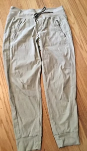 Athleta Pants~Sz 8~Brooklyn Joggers~Tan~Pull on~ Travel~Zip Pockets~Great - Picture 1 of 3