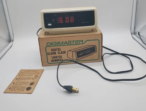 Vintage D401 Kendale Technology Corp DigiMaster Digital Alarm Clock In Box Cover