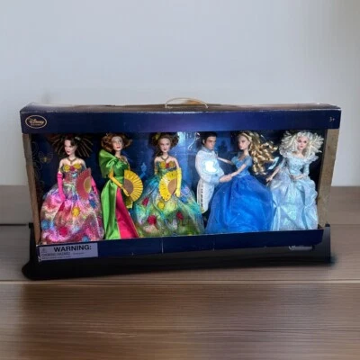 Juego de acción en vivo Disney Store Cenicienta ~ Incluye hermanastras 🌸🌻🌼🌷 Foto 1 de 4